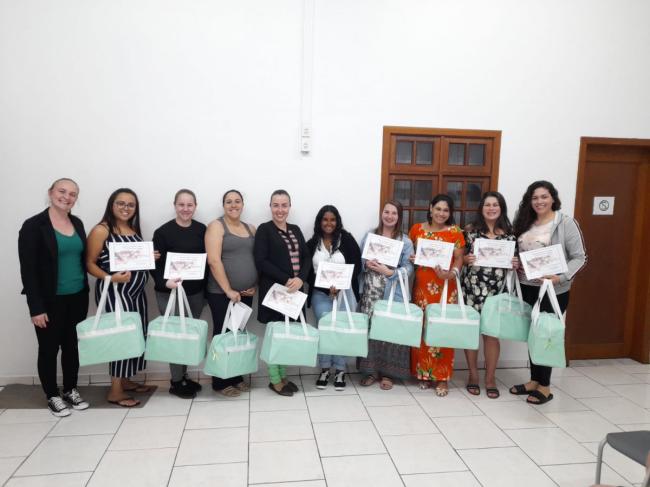 Curso de gestantes reuniu 10 mulheres